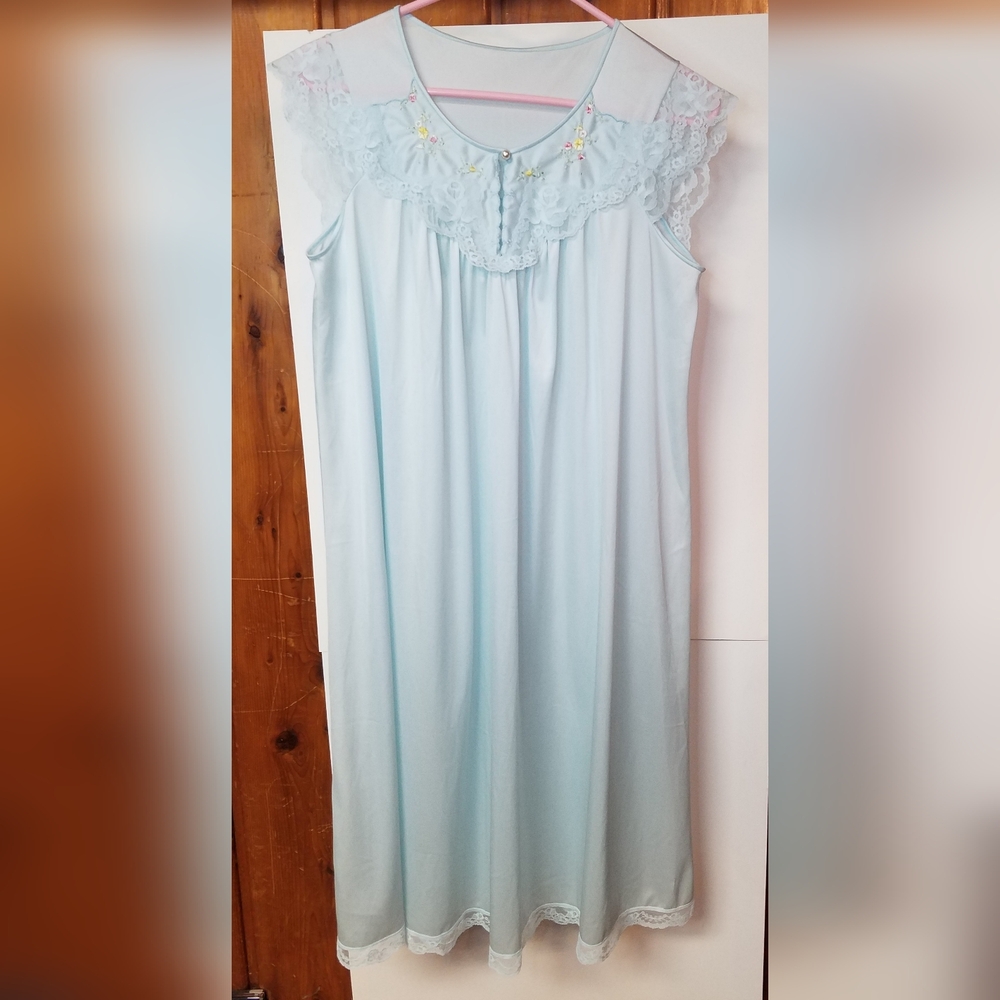 Vintage Shadowline Blue Sleeveless Nightgown Small Lace & Embroidered Detail